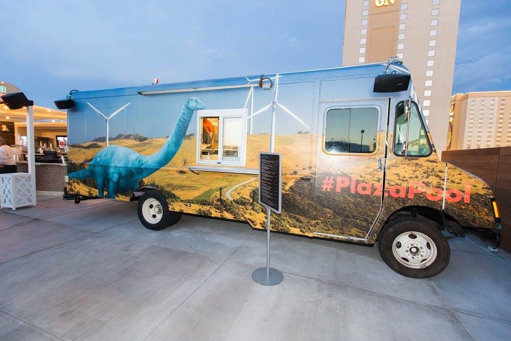 pool-at-the-plaza-food-truck